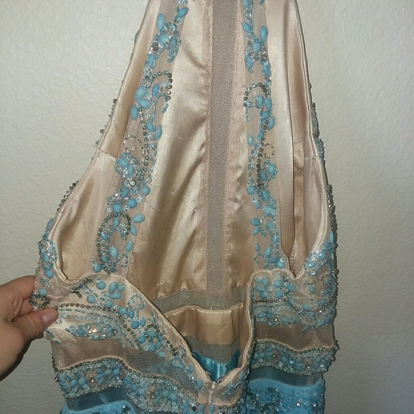 Prom dress!! - Picture 5 of 7